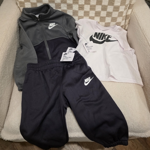 Nike 3-Piece Essential Track Suit Set Size 2T Gray, White NWT! - Picture 3 of 16